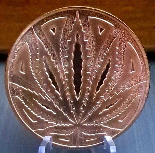 Copper round cannabis - 1,